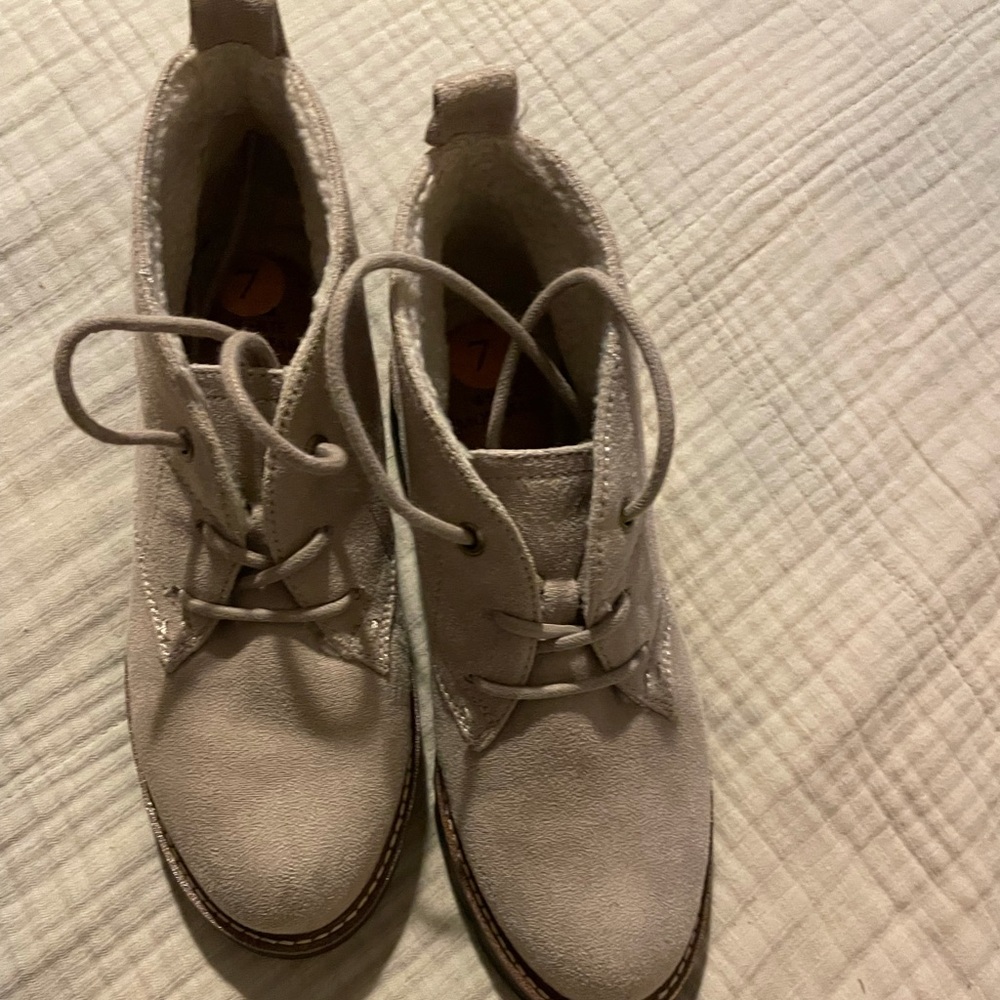 White mountain brand booties! Fully lined for those cold days!